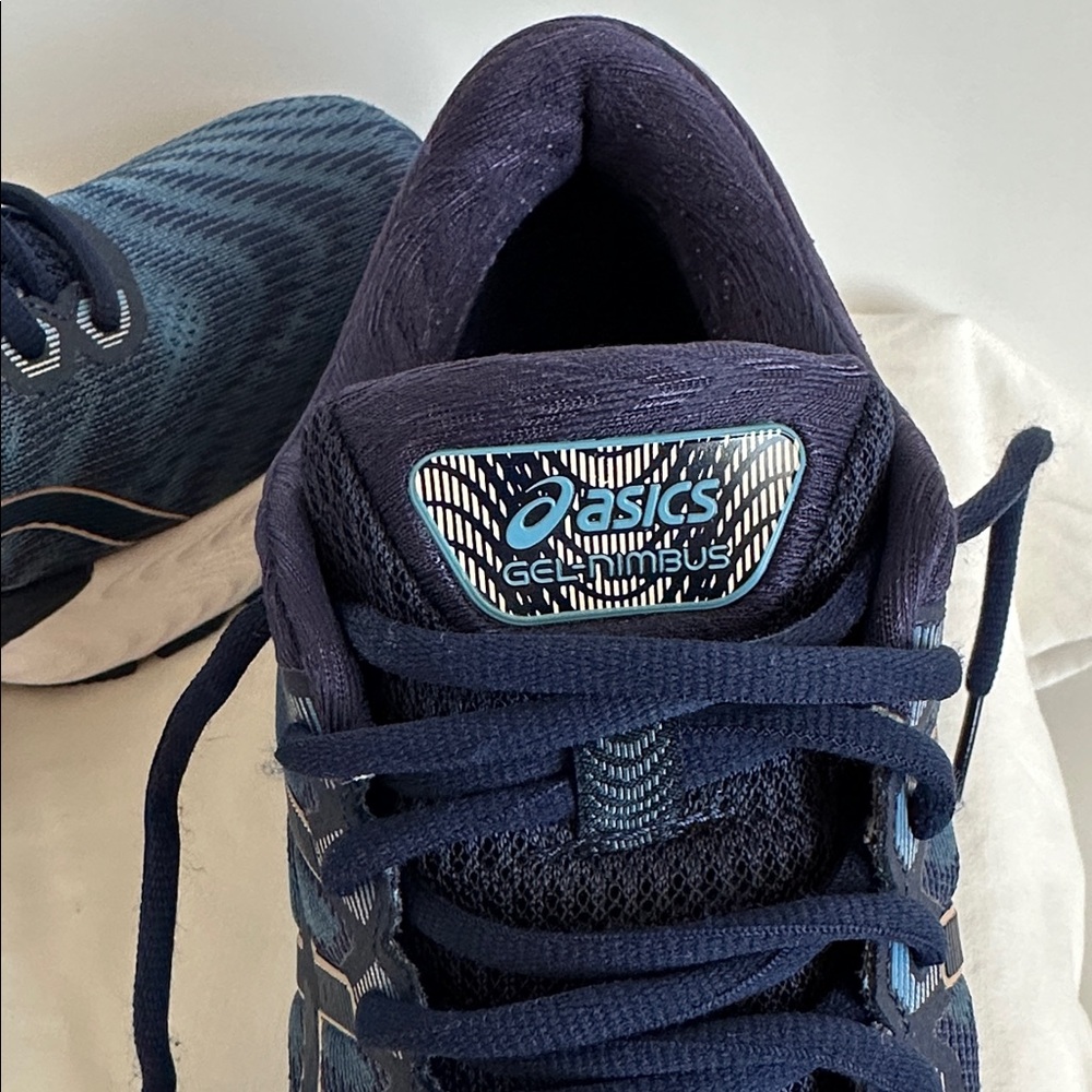 Asics Navy and Gold Wide Gel- Nimbus Athletic Women’s Sneakers Sz 9.5 Wide. - Picture 12 of 16